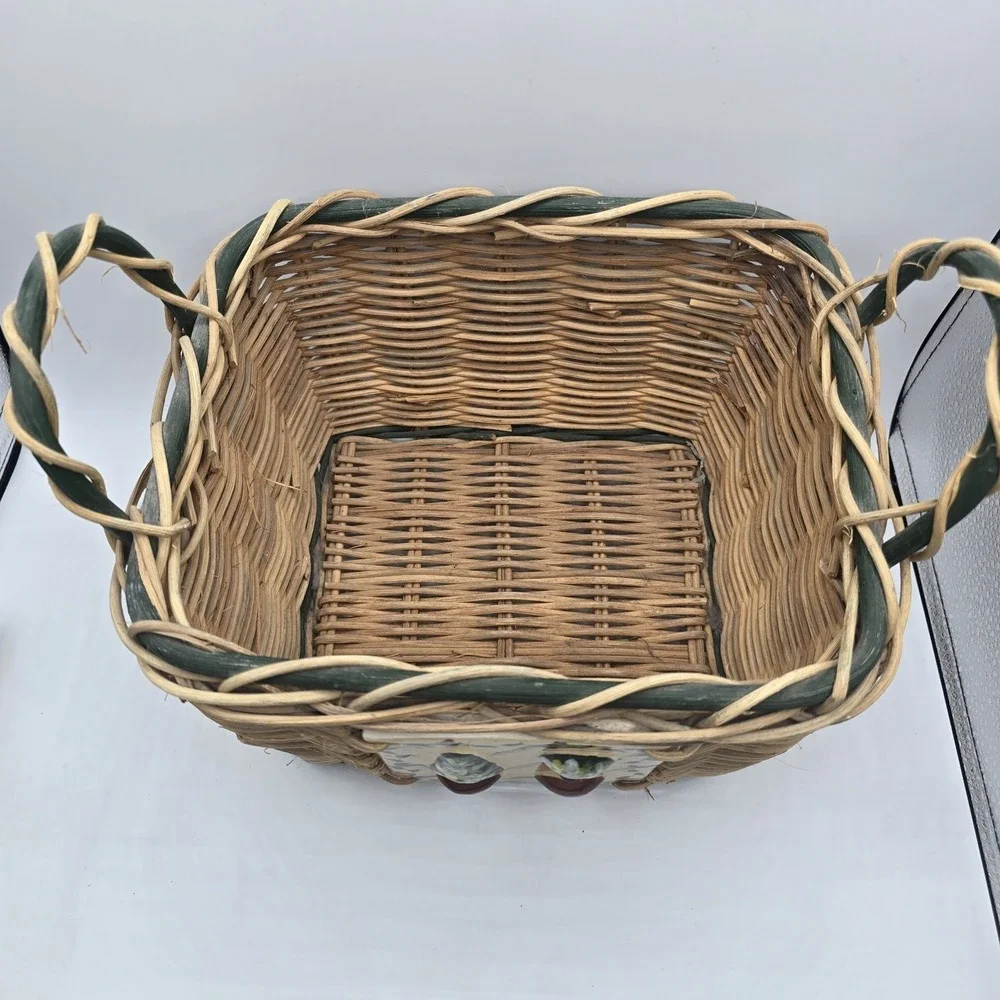Unmarked adorable basket